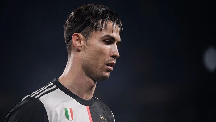 Tóc của Ronaldo bắt mắt và ấn tượng